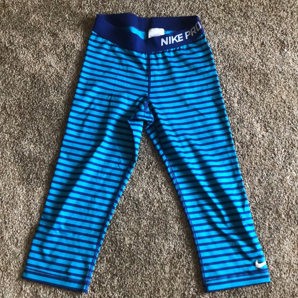 Nike PRO workout capris